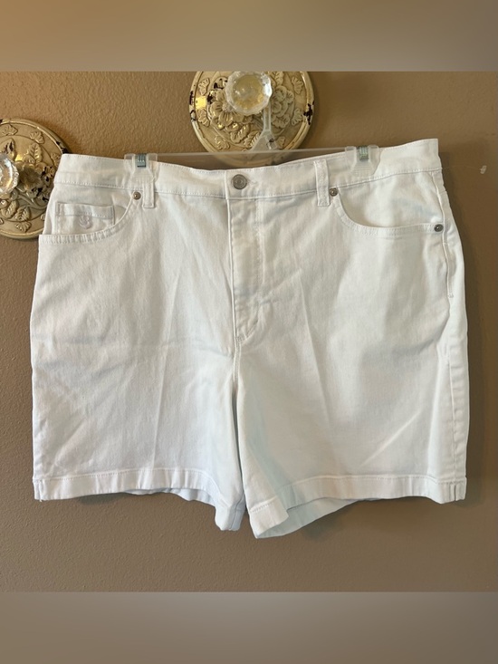 Gloria Vanderbilt Pants - Gloria Vanderbilt Classic White Women's Denim Shorts